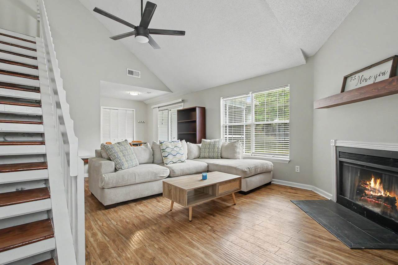 6221 Rolling Fork Road - Photo 1
