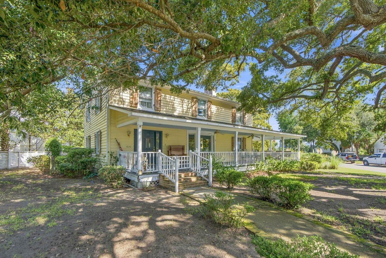 1620 Poe Avenue - Photo 1