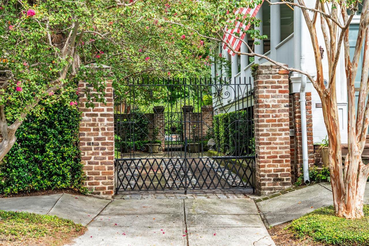 https://bt-photos.global.ssl.fastly.net/charleston/1280_boomver_1_26025815-2.jpg