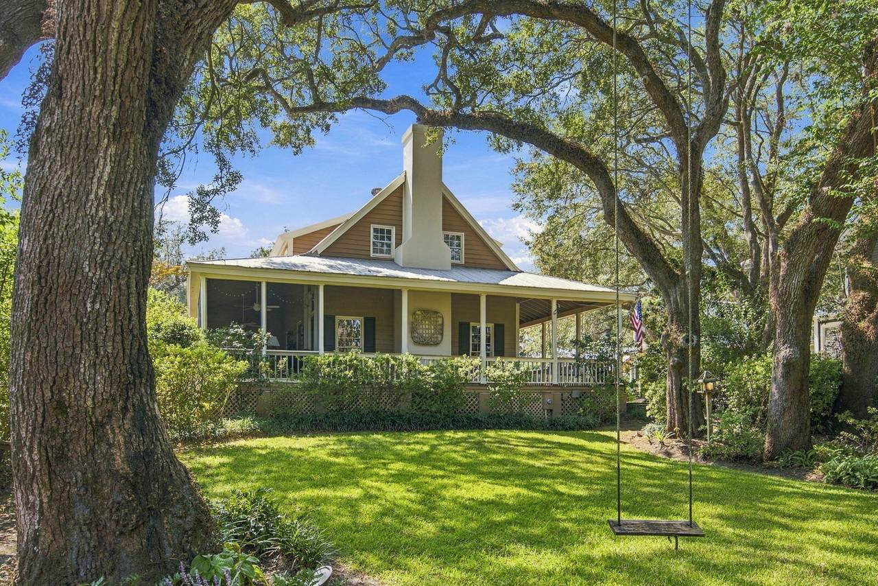 143 Live Oak Drive - Photo 1