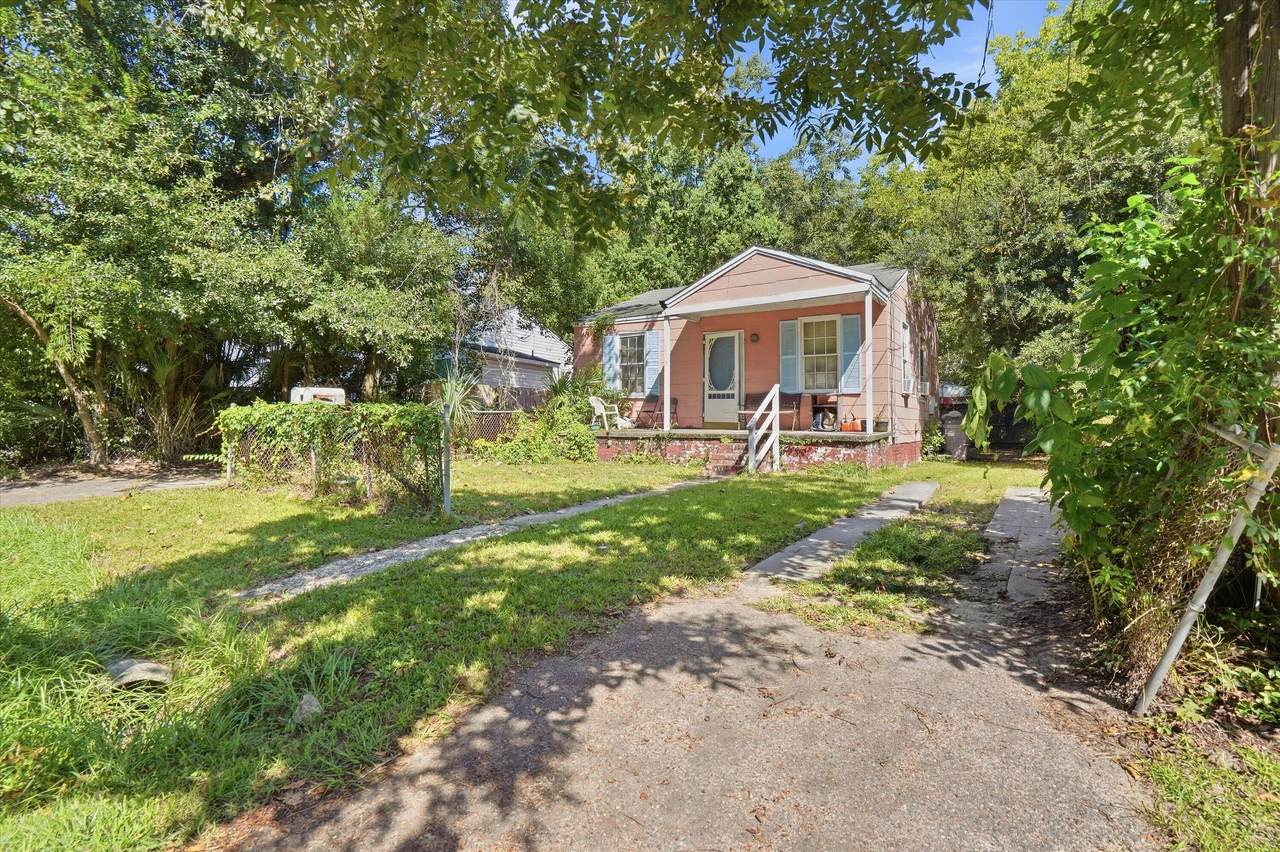 2906 Alabama Drive - Photo 1