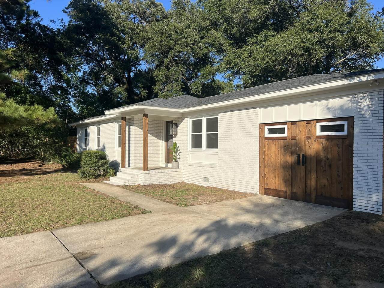 1038 Farmington Road - Photo 1