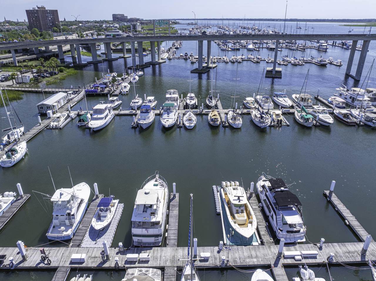 https://bt-photos.global.ssl.fastly.net/charleston/1280_boomver_1_26027500-2.jpg