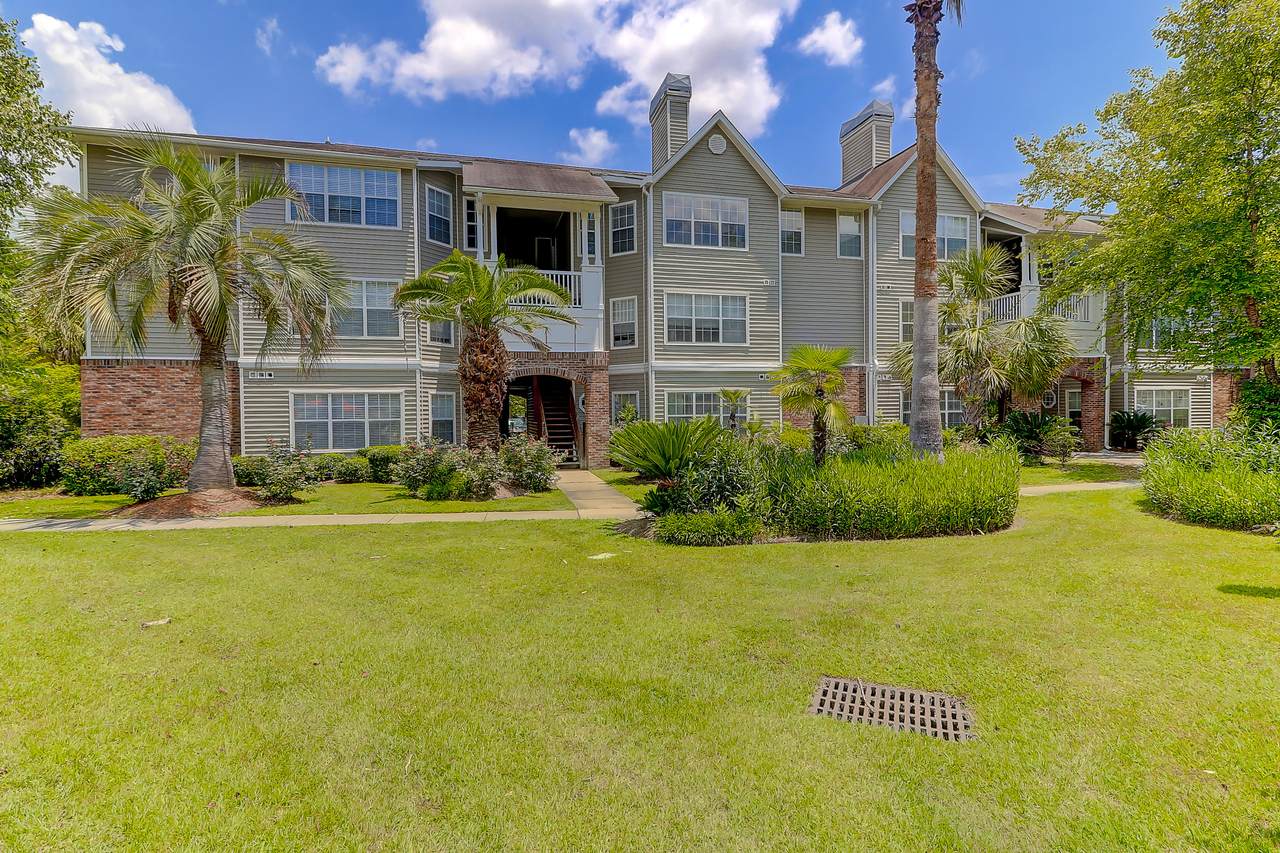 188 Midland Parkway - Photo 1