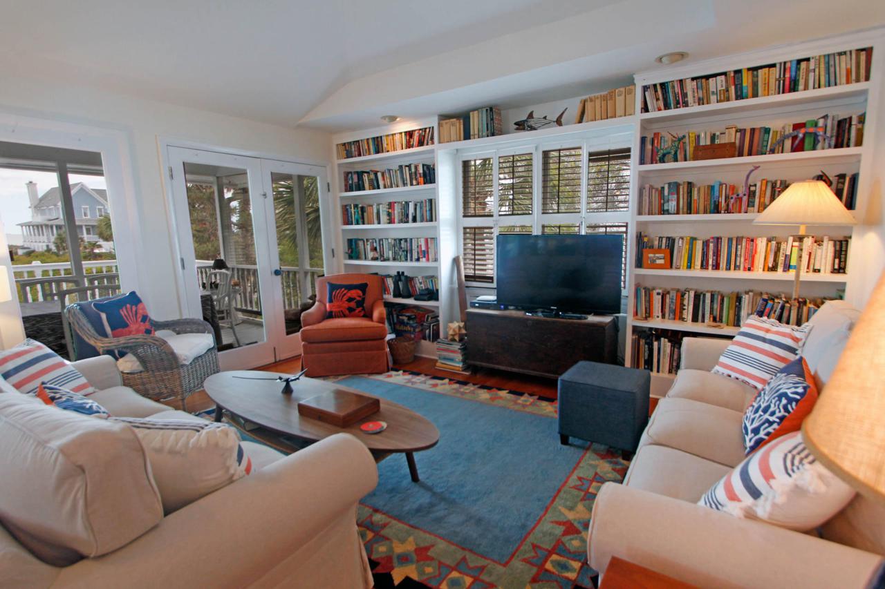 312 Charleston Boulevard - Photo 1