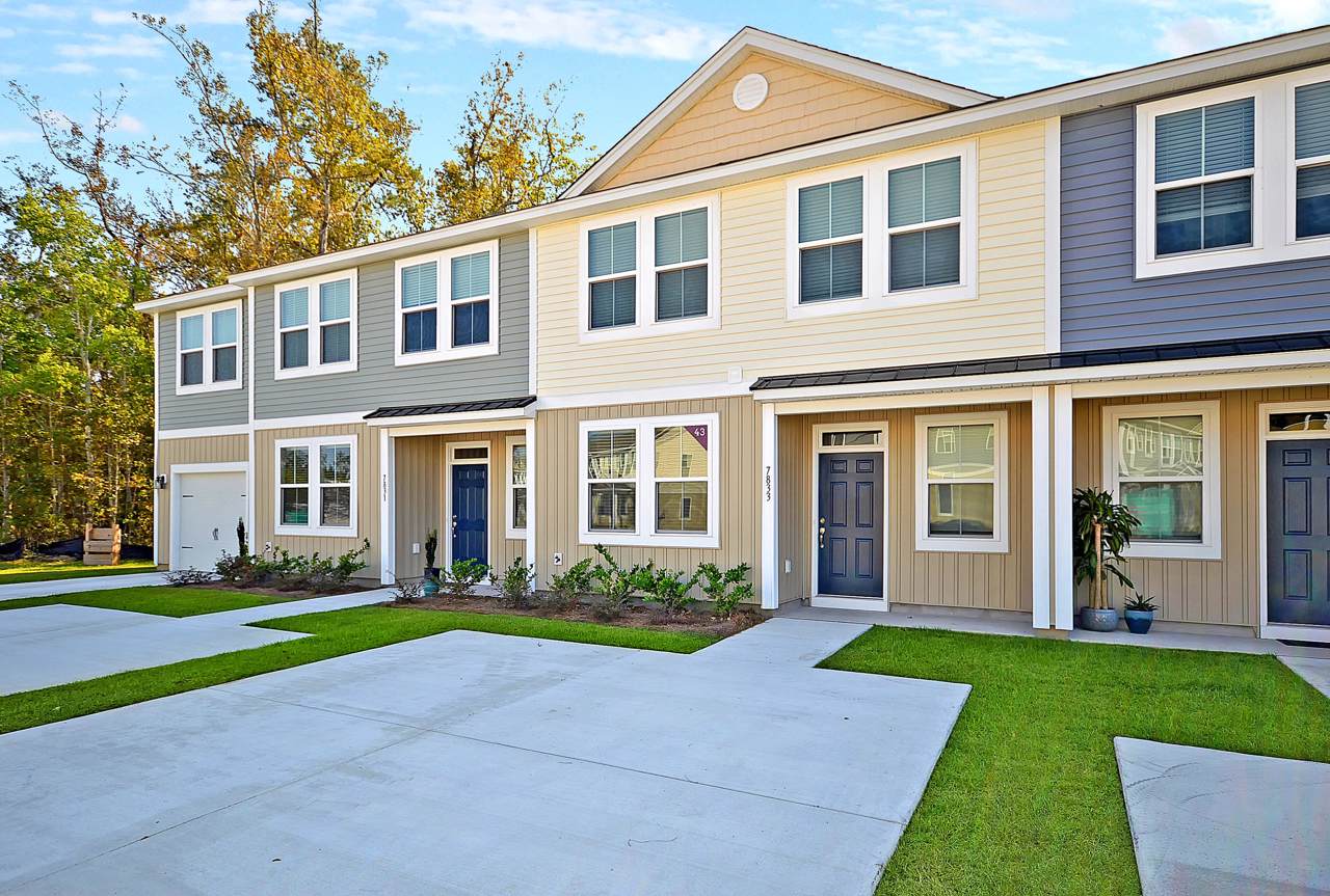 7833 Montview Road - Photo 1