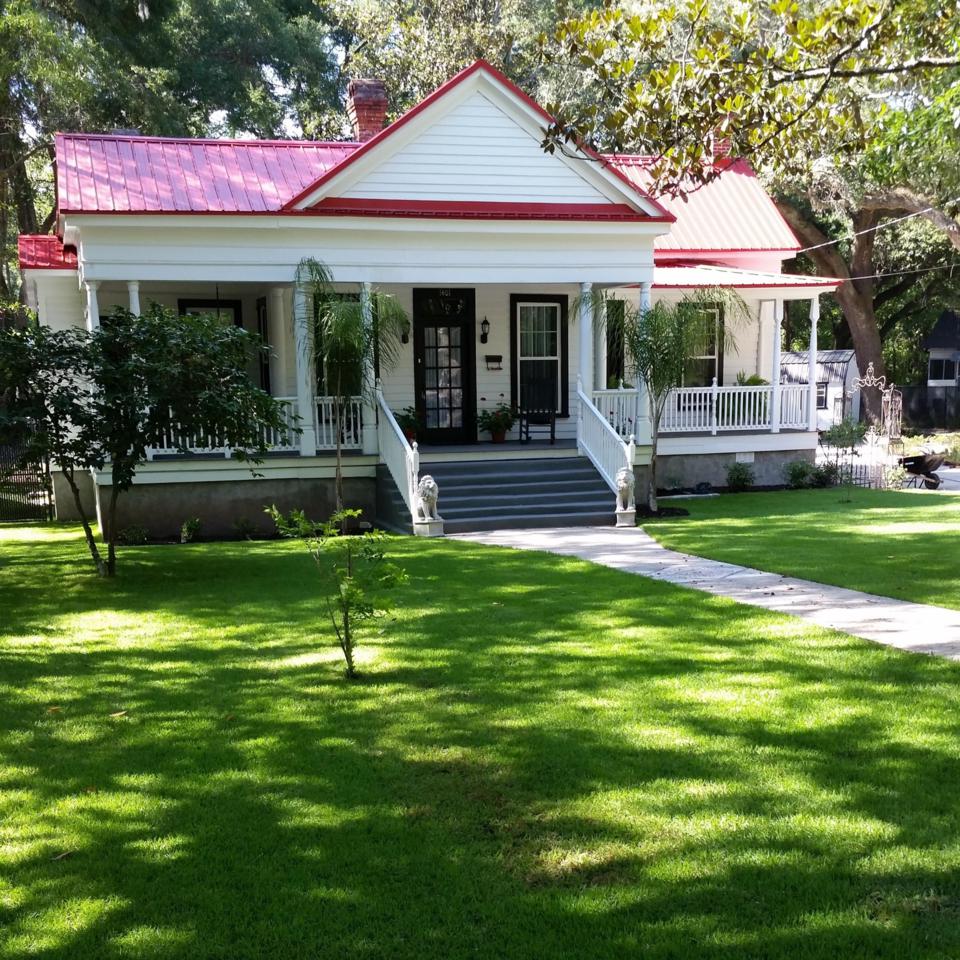 1401 Wichman Street - Photo 1