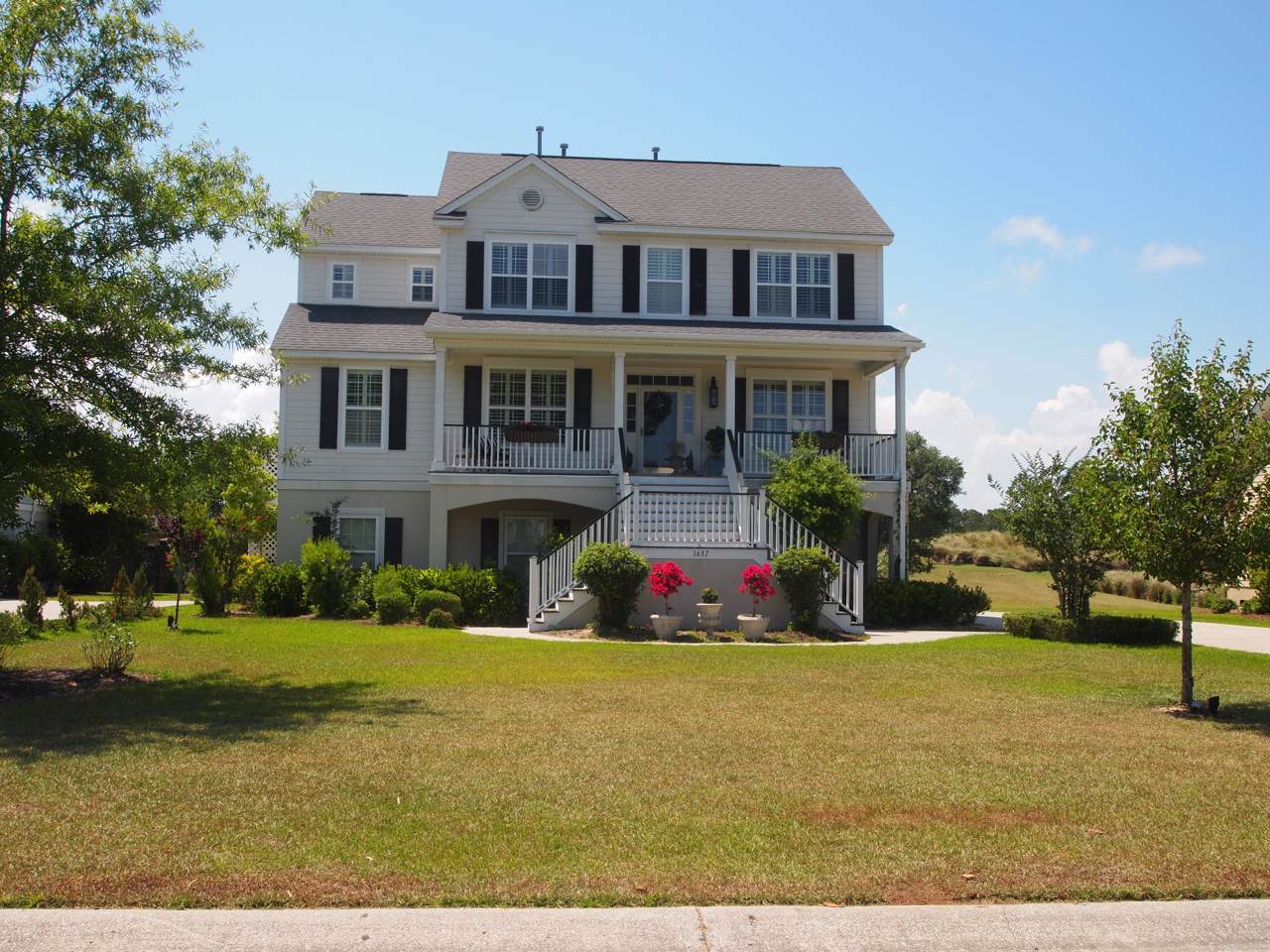 1637 Oakhurst Drive - Photo 1