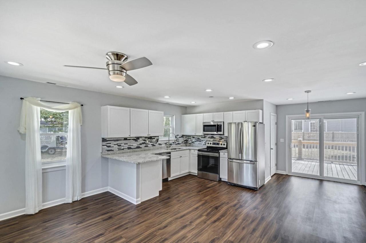 212 Greenwich Street - Photo 1