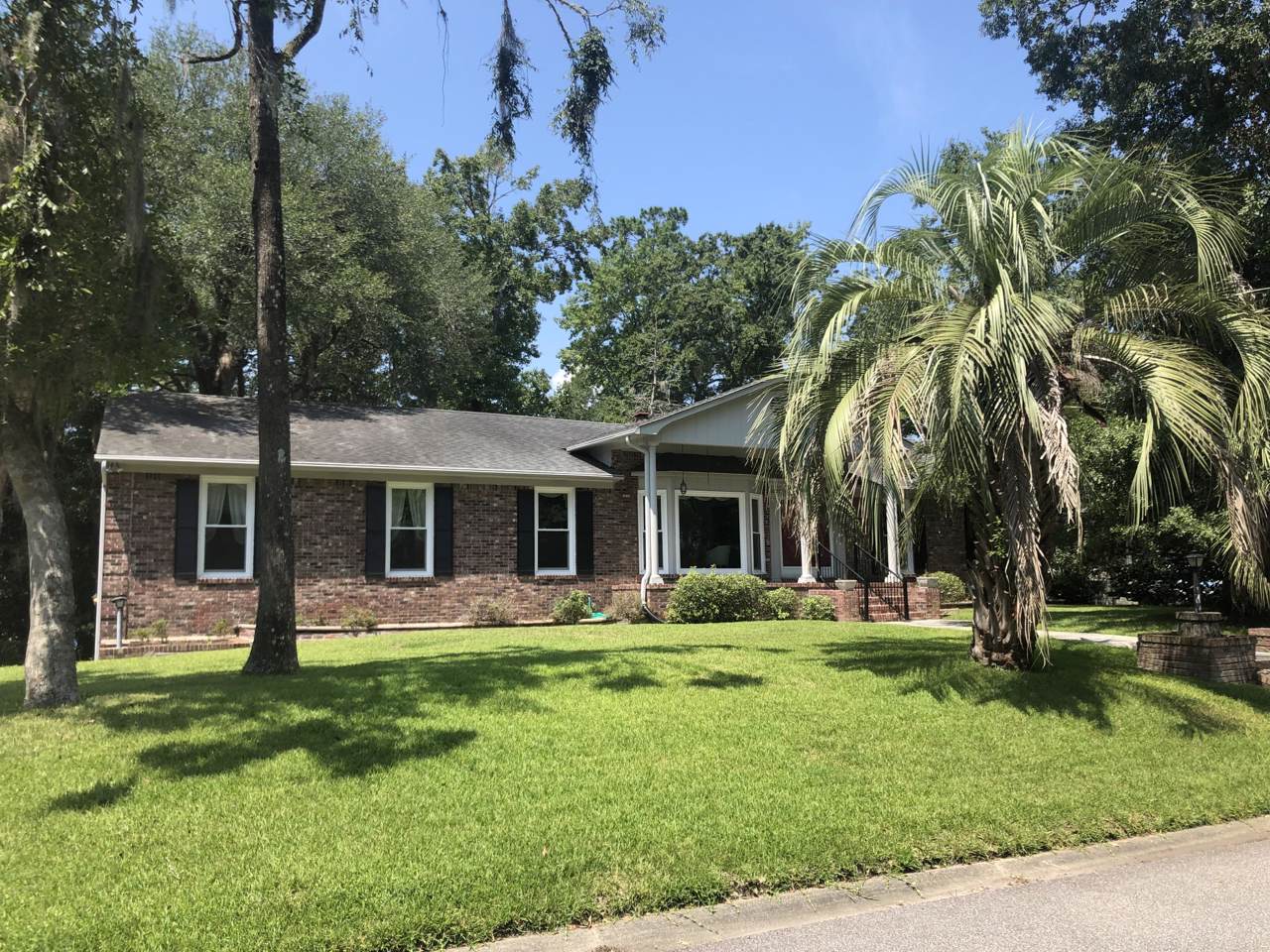 322 Shaftesbury Lane - Photo 1
