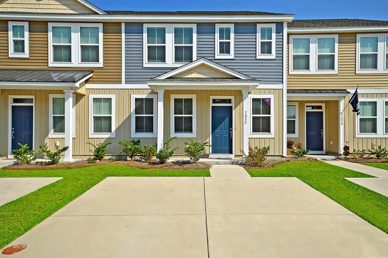 7815 Montview Road - Photo 1