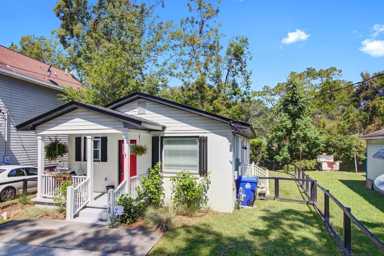 1128 Davidson Avenue - Photo 1