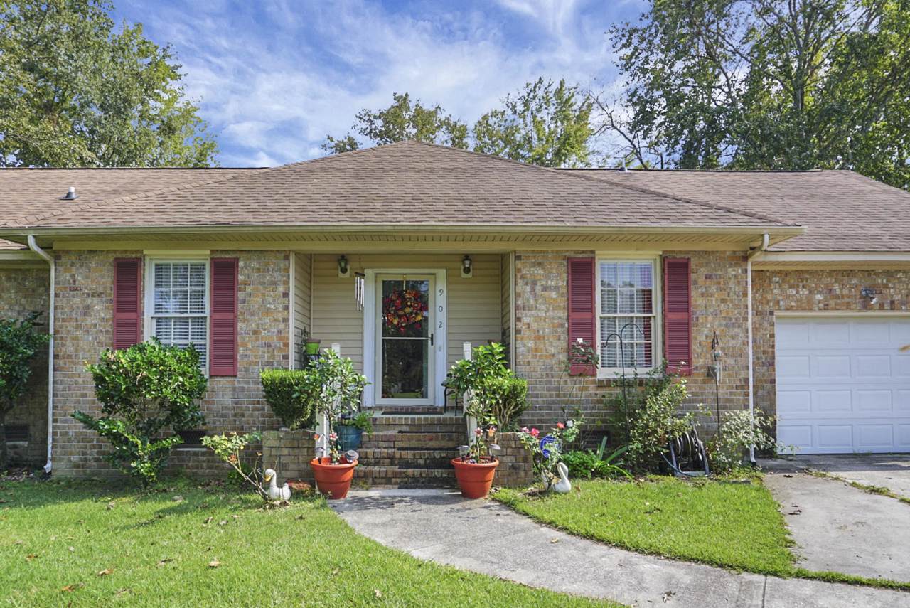 902 Knee Pines Court - Photo 1