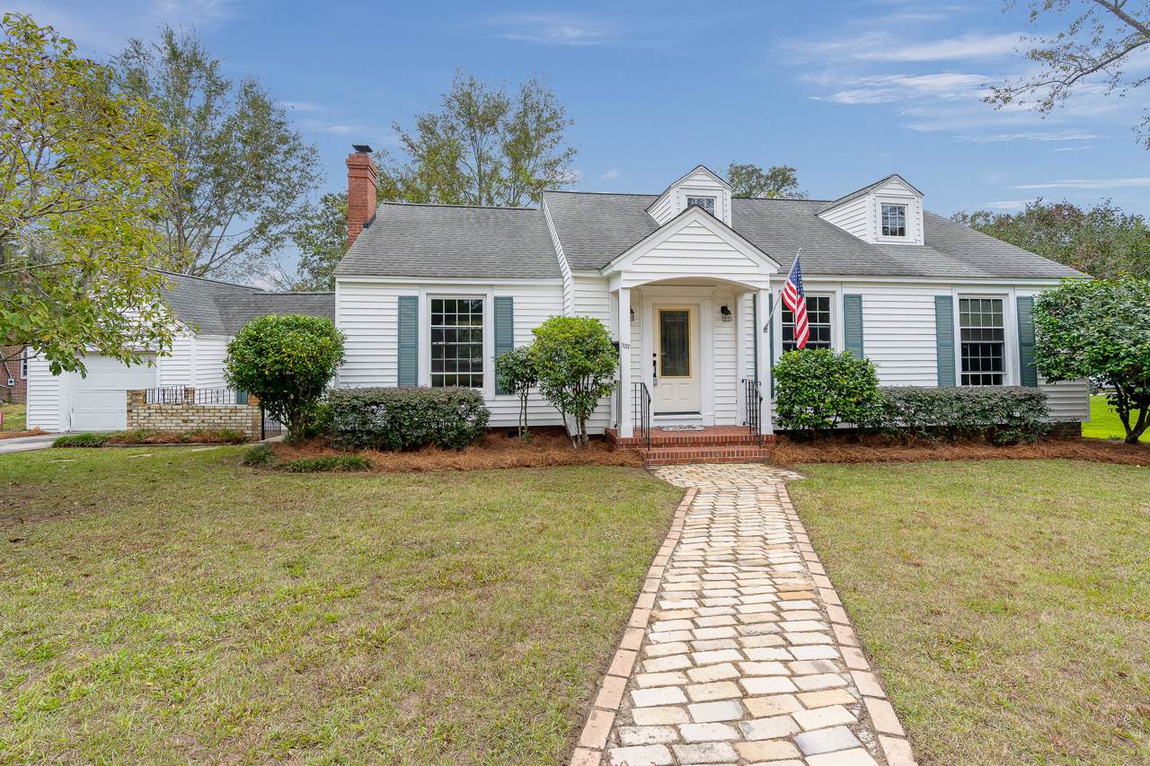 1137 Park Place South - Photo 1