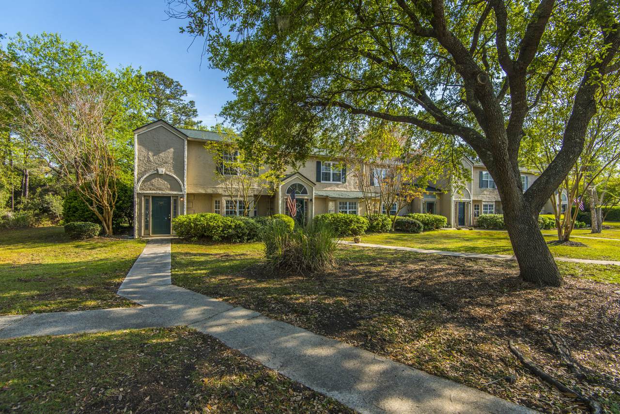 2091 Emerald Terrace - Photo 1 2091 Emerald Terrace - Photo 1