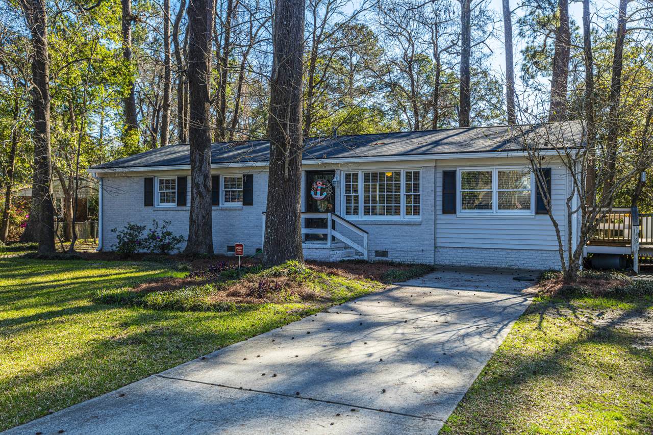 1639 Dogwood Road - Photo 1