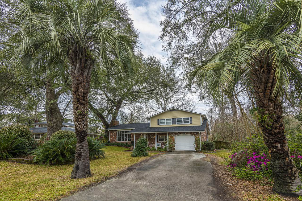 5808 Lakeview Drive - Photo 1