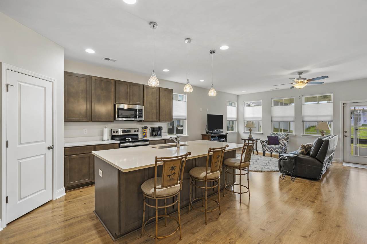 7824 Montview Road - Photo 1