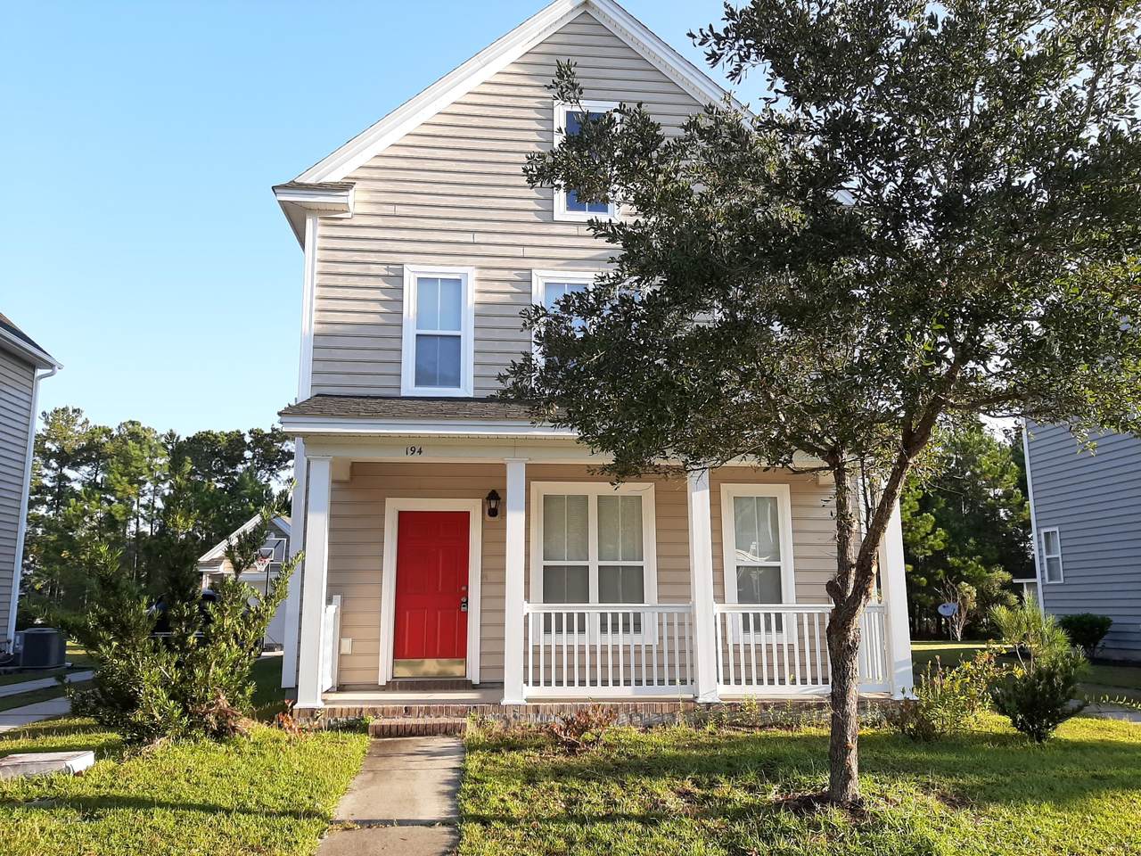 194 Avonshire Drive - Photo 1