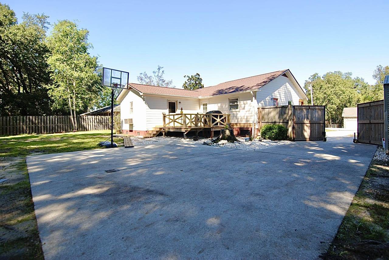 1124 Dennis Boulevard - Photo 1