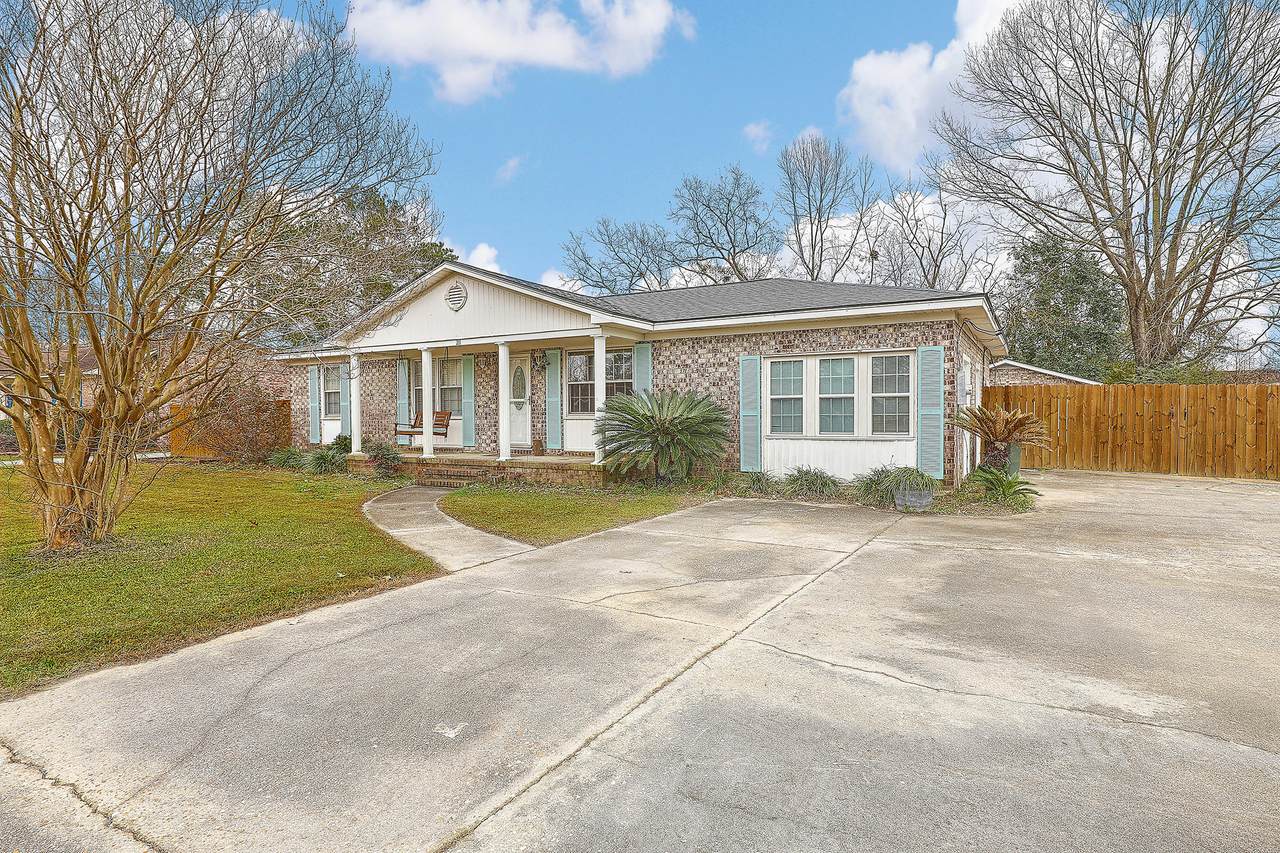 211 Francis Street - Photo 1