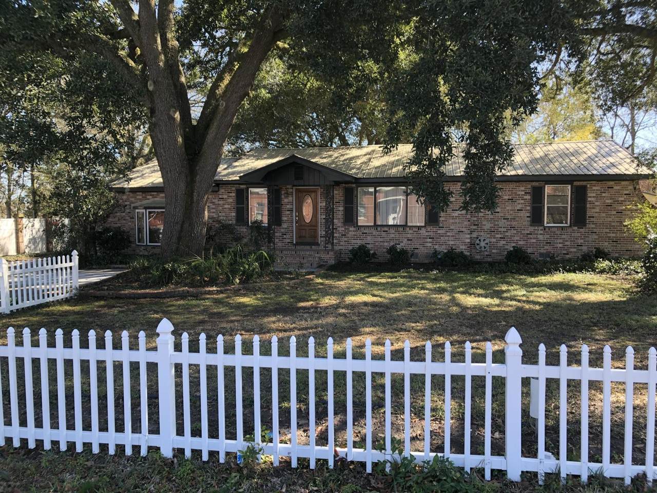 1105 John Rutledge Avenue - Photo 1