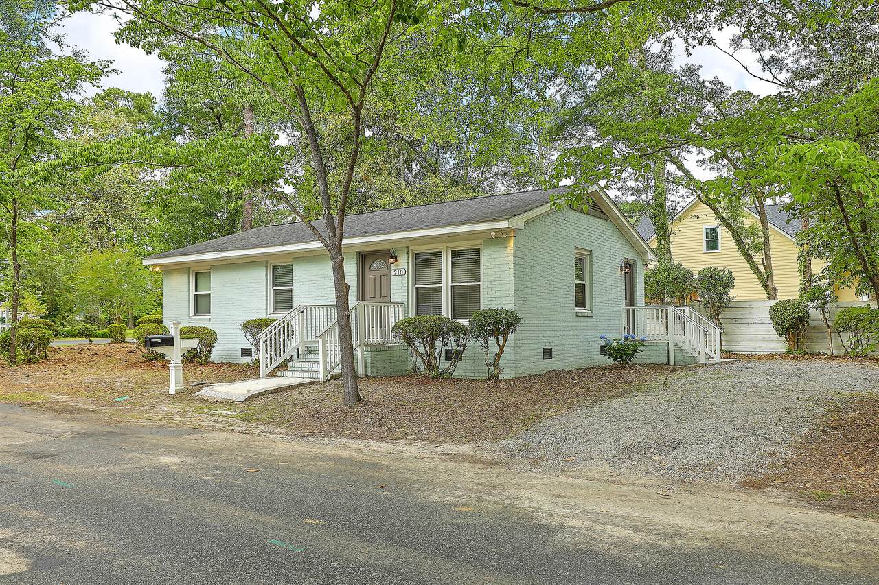 210 Peters Street - Photo 1