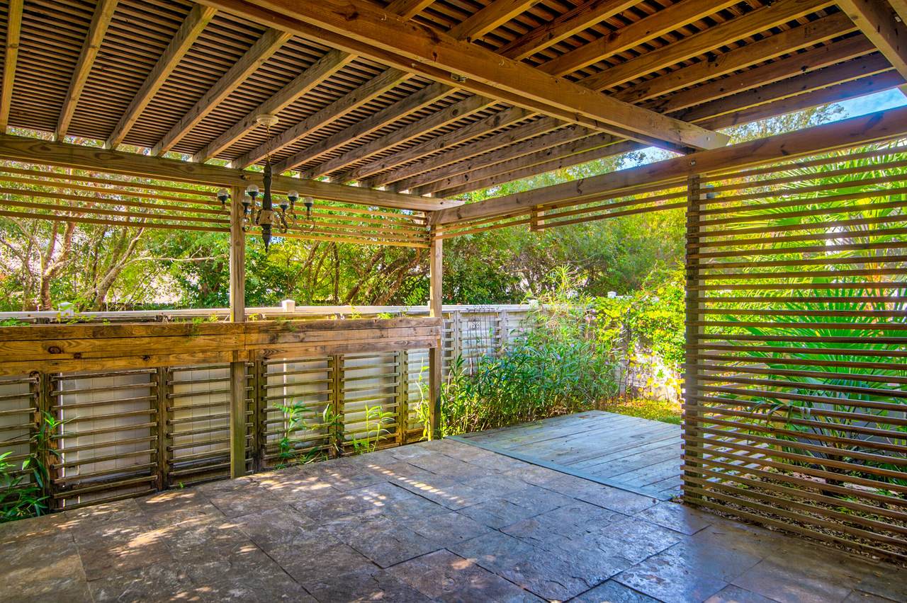 135 Dorothy Drive - Photo 1