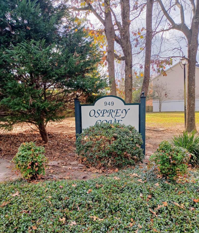 949 Estates Boulevard - Photo 1