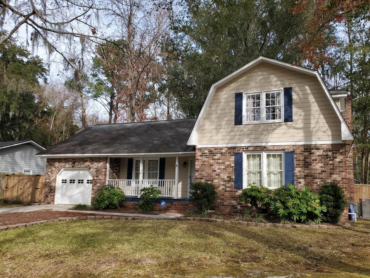 8 Wyecreek Avenue - Photo 1