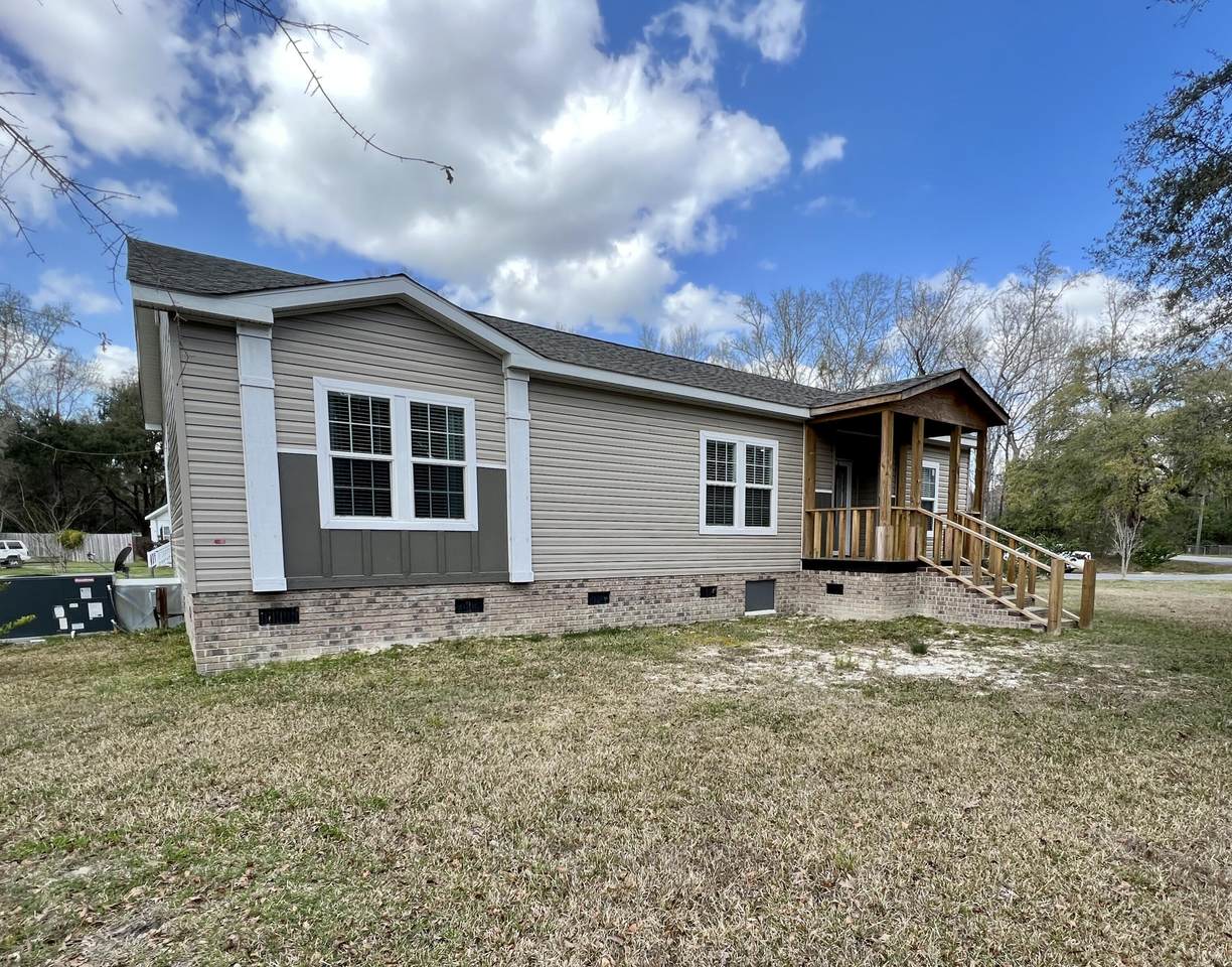 106 Hartford Drive - Photo 1