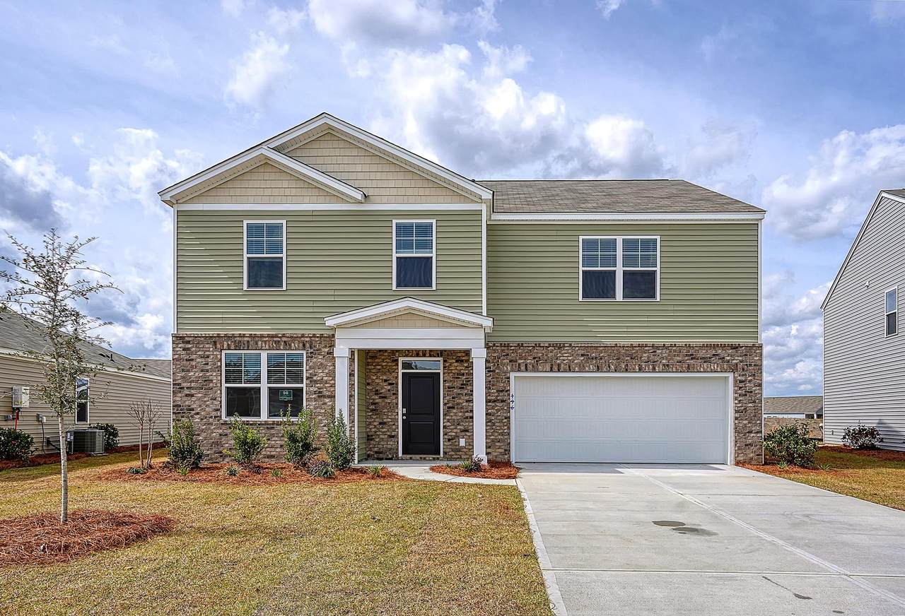196 Oakwood Boulevard - Photo 1