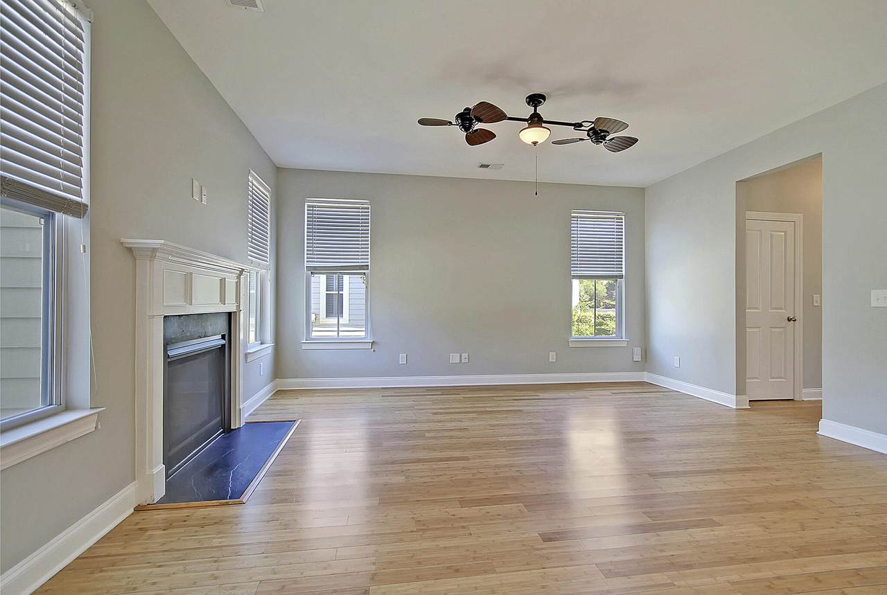 5320 Dolphin Street - Photo 1