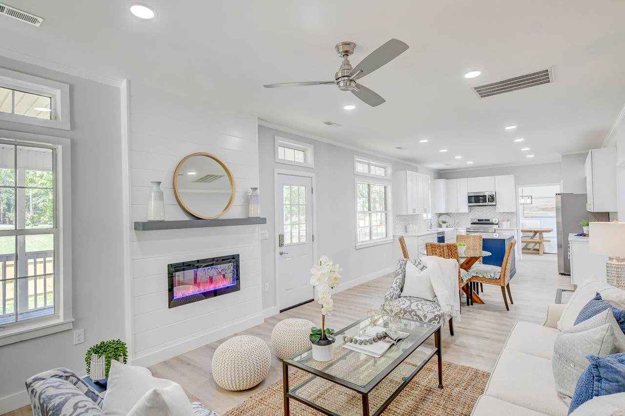2038 Thornhill Drive - Photo 1