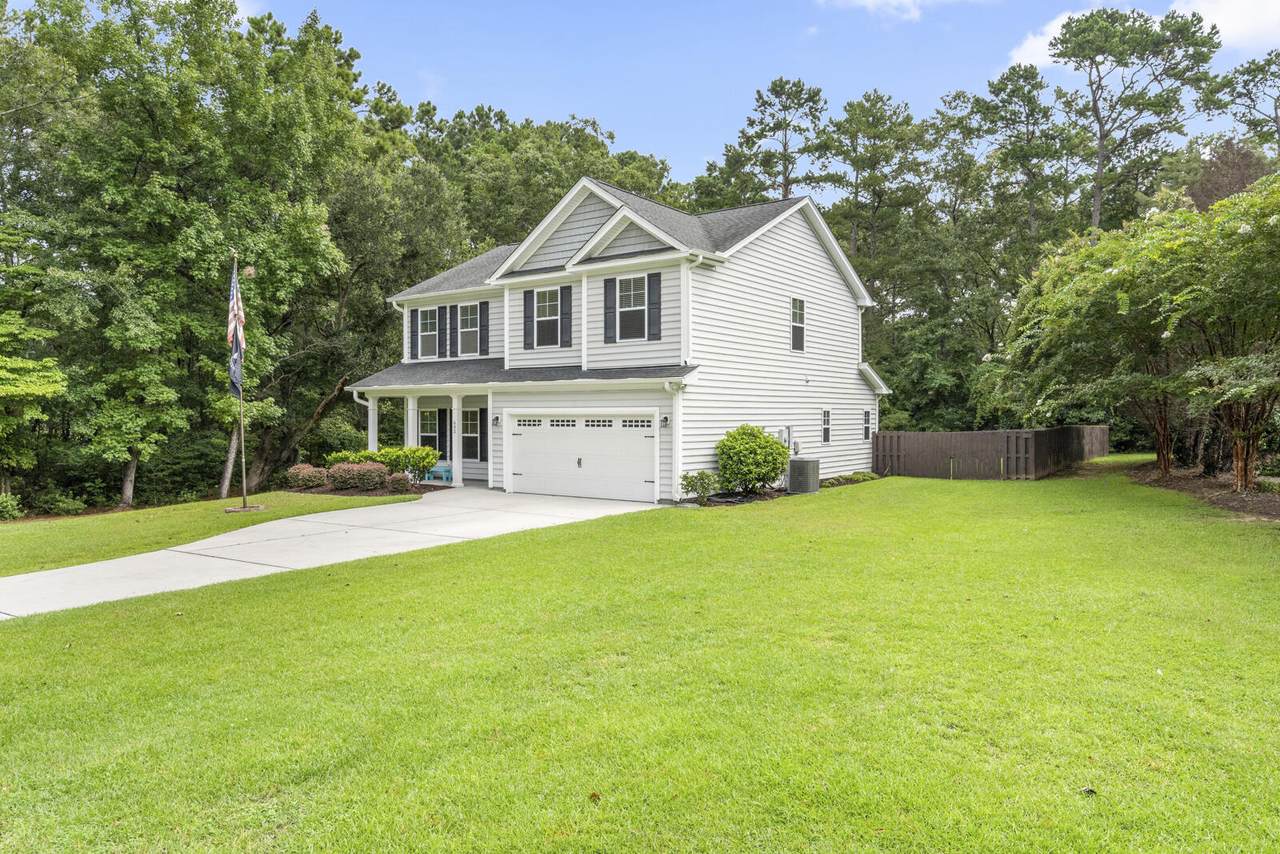602 Sleepy Hollow Court - Photo 1