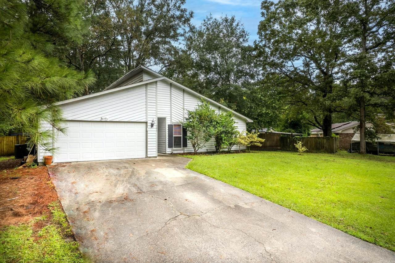 303 Canaberry Circle - Photo 1