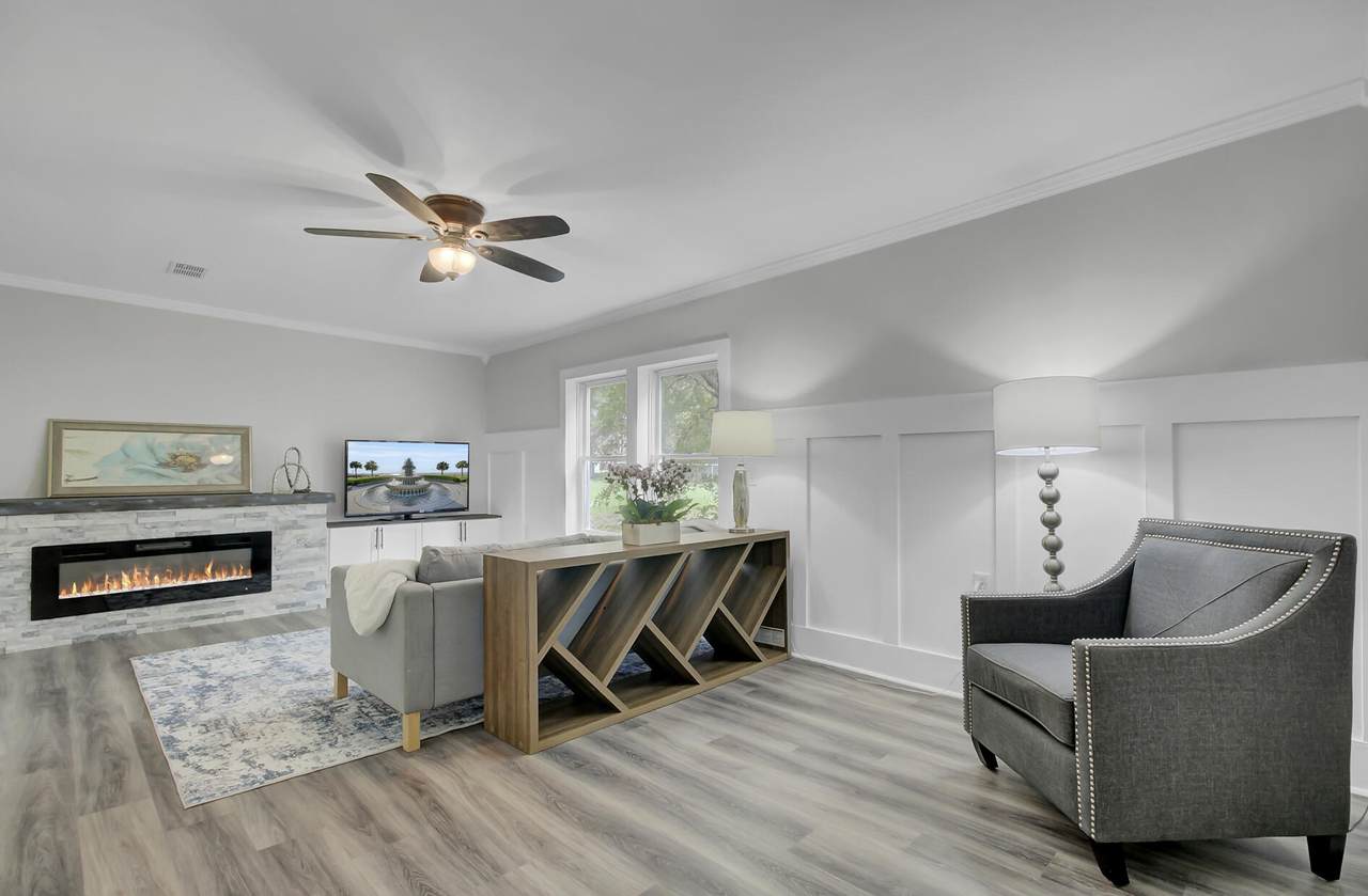1219 Maxwell Street - Photo 1