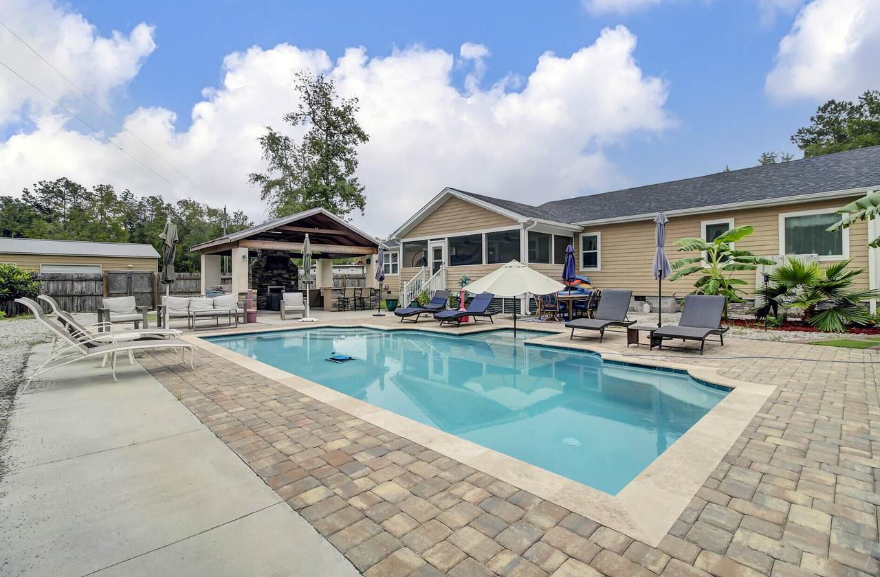 320 Harry Lane - Photo 1