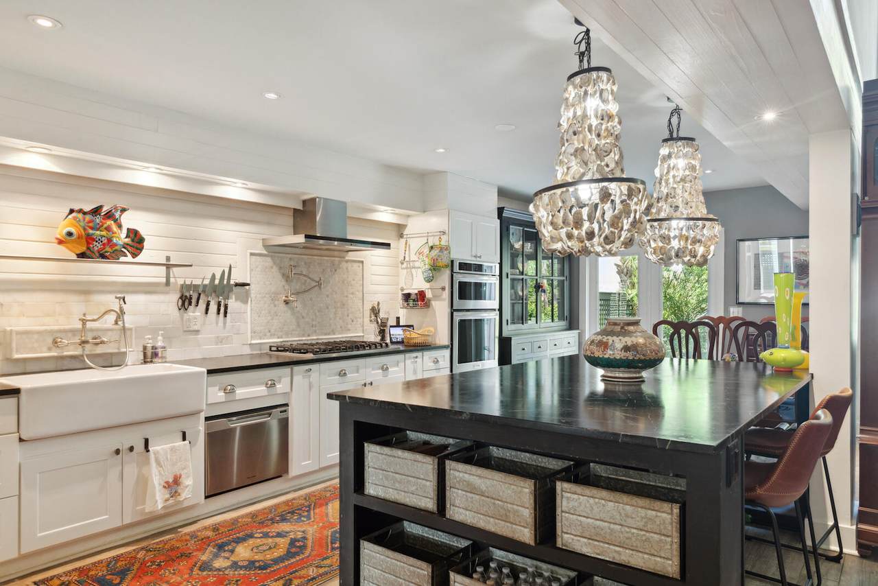 1106 Ventura Place - Photo 1