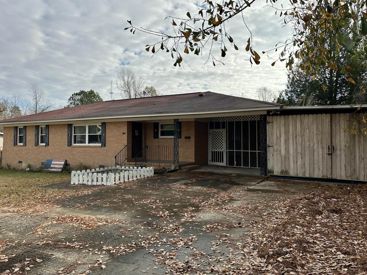 710 Parler Avenue - Photo 1