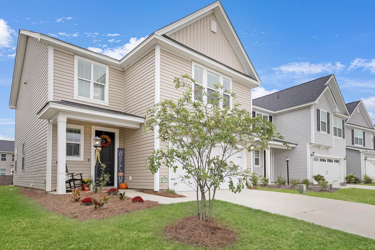 297 Red Leaf Boulevard - Photo 1