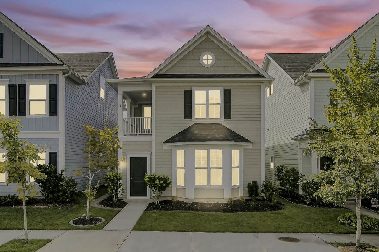 415 Forsythia Avenue - Photo 1