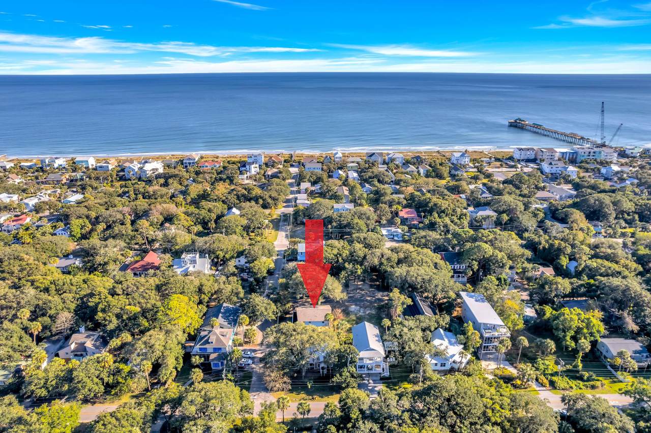222 Hudson Avenue - Photo 1