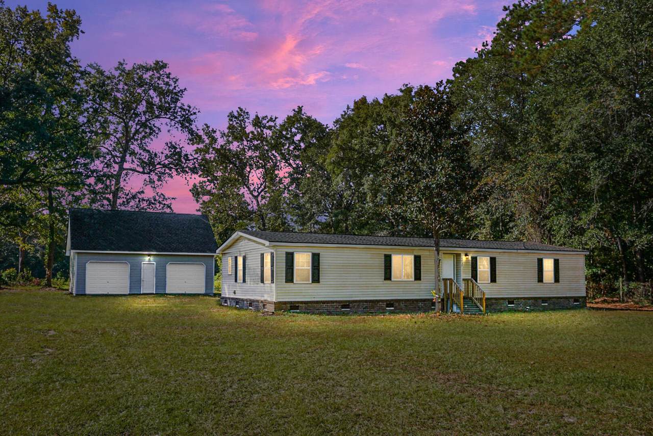 5537 County Line Road - Photo 1