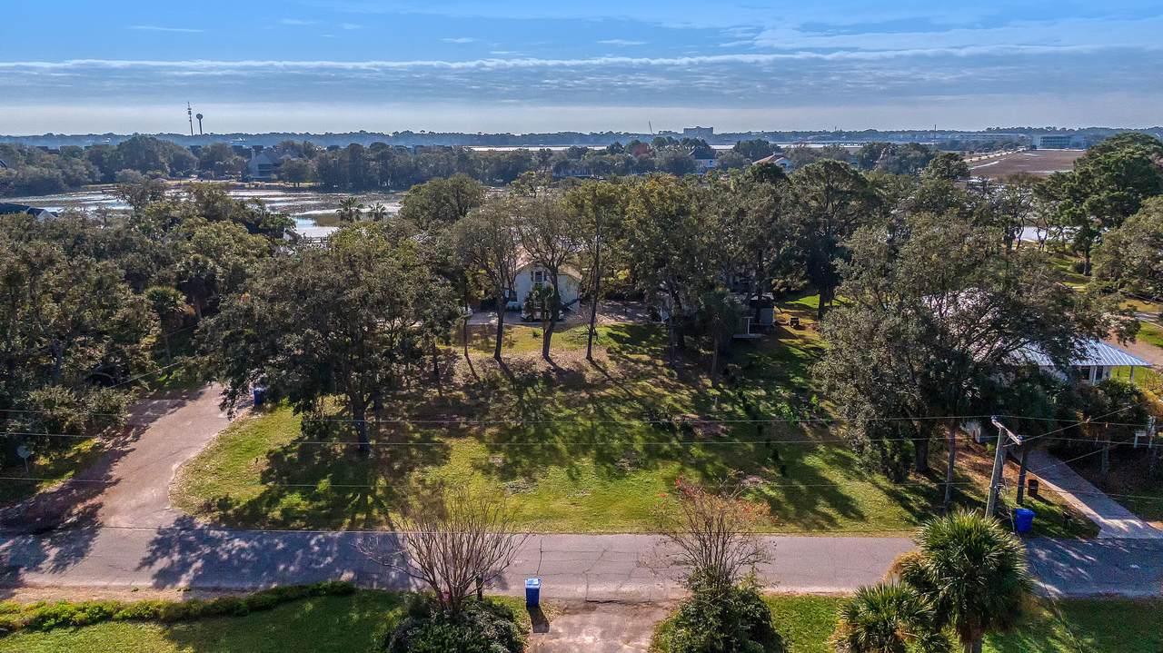 1589 Oak Island Drive - Photo 1