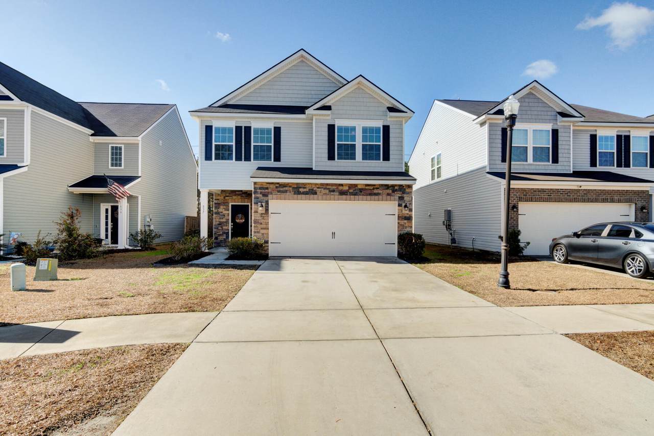 837 Redbud Lane - Photo 1