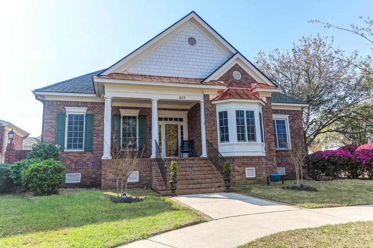 617 Daggett Street - Photo 1