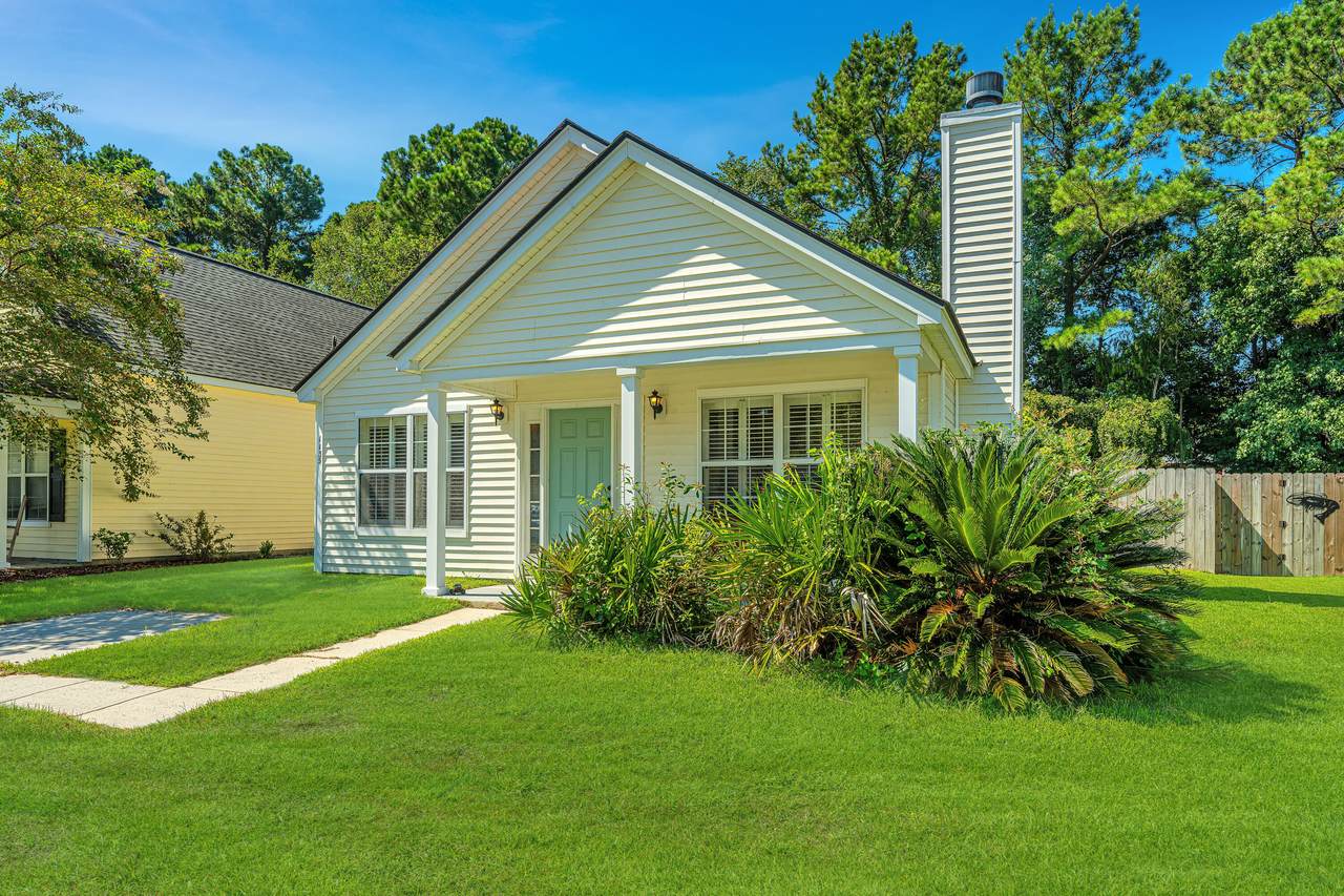 1135 Peninsula Cove Drive - Photo 1