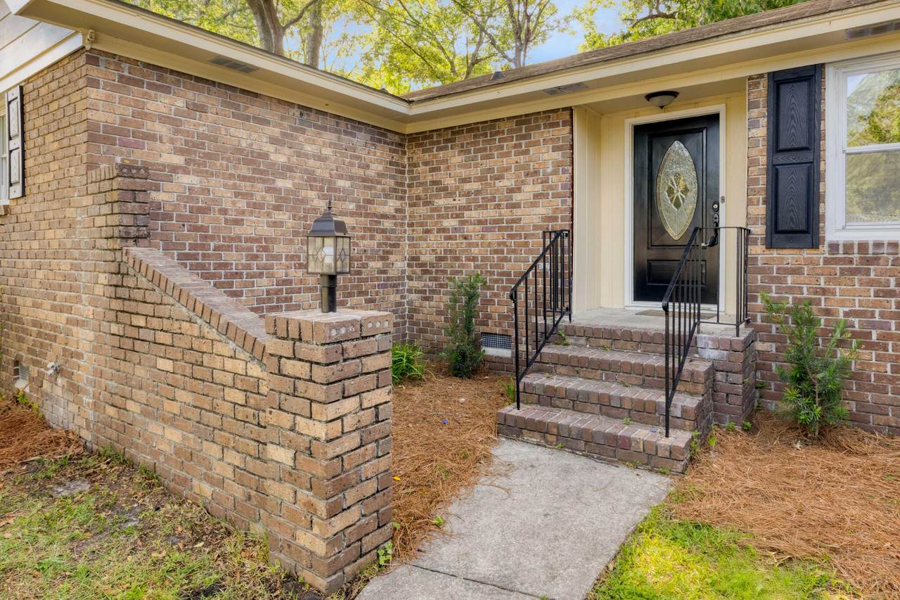 1383 Lenevar Drive - Photo 1