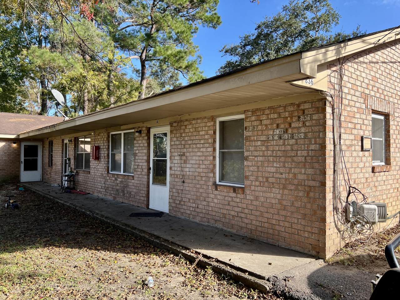 836 White Oak Drive - Photo 1